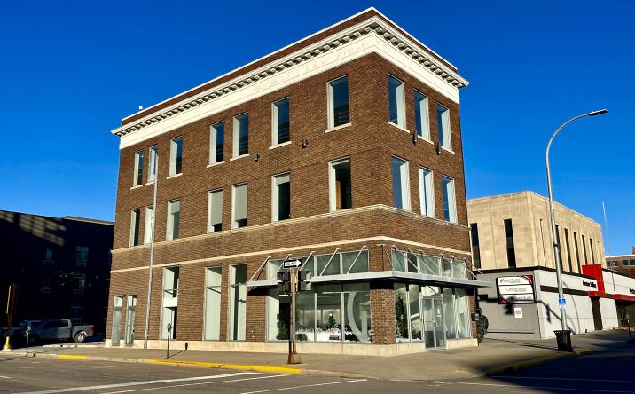 Pictures of Office, Retail, Special Purpose property located at 501 Douglas St, Sioux City, IA 51101 for lease - image #1