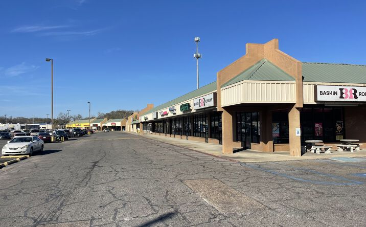 Pictures of Retail property located at 280 Main St, Baker, LA 70714 for lease - image #1