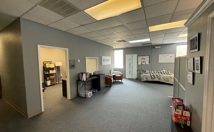 Pictures of Office property located at 919 Phillips Ave, High Point, NC 27262 for lease - image #1