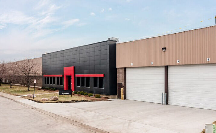 Pictures of Industrial property located at 925 Chase Ave, Elk Grove Village, IL 60007 for lease - image #1