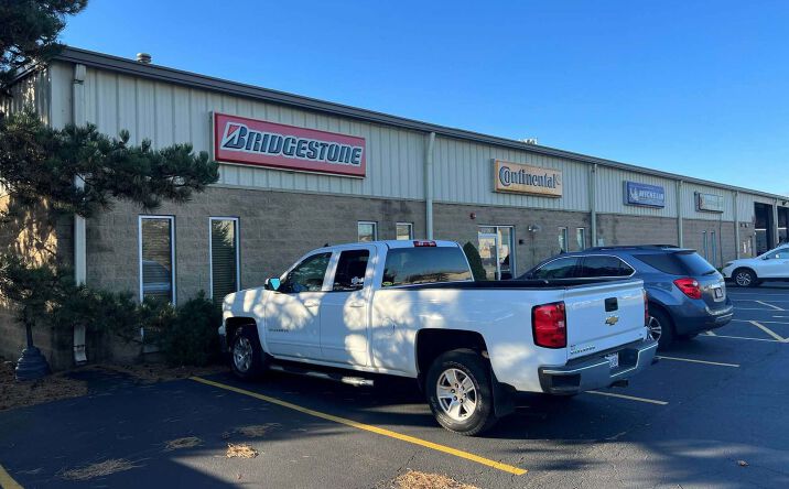 Pictures of Industrial property located at 1150 Atlantic Dr, West Chicago, IL 60185 for lease - image #1