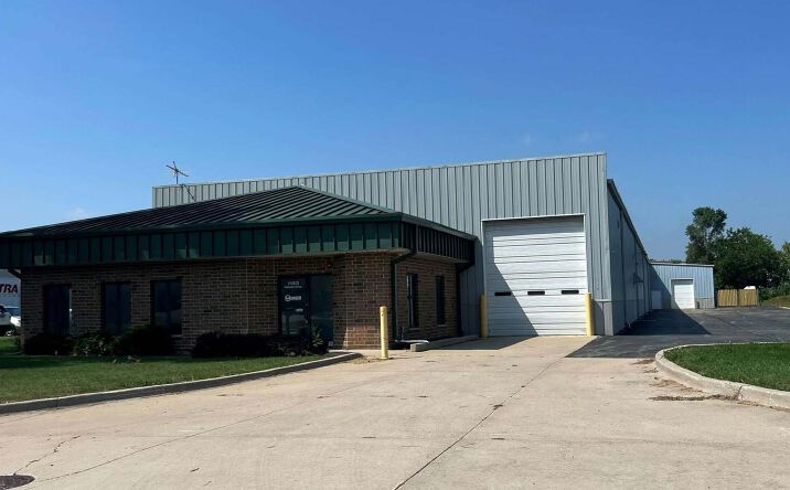 Pictures of Industrial property located at 1180 Atlantic Dr, West Chicago, IL 60185 for lease - image #1