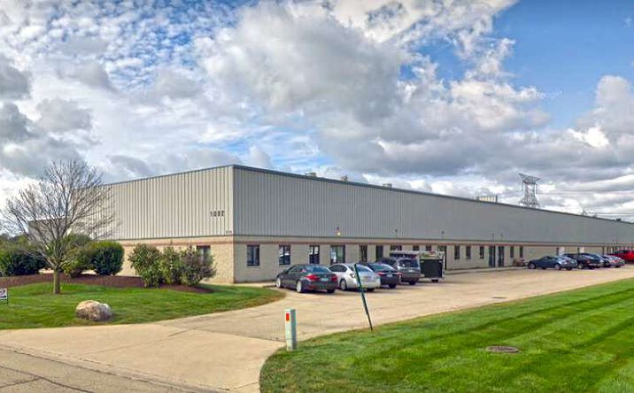 Pictures of Industrial property located at 1092 Carolina Dr, West Chicago, IL 60185 for lease - image #1
