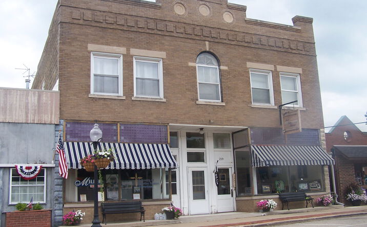Pictures of Retail property located at 219 W Main St, Lexington, IL 61753 for lease - image #1