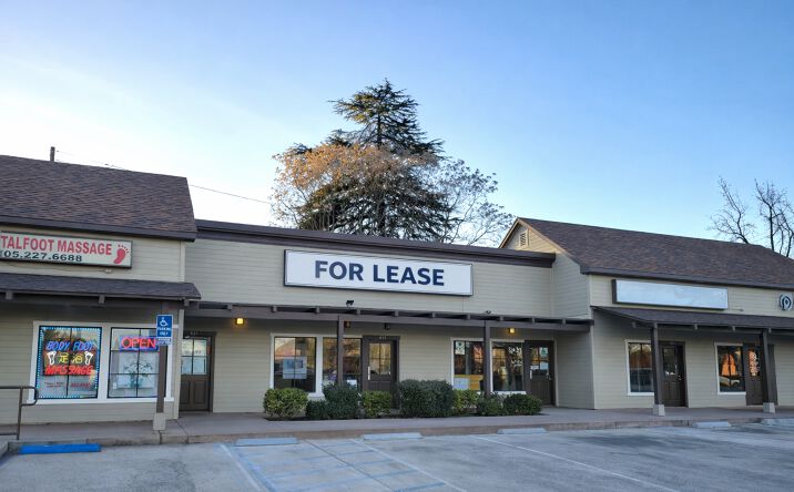 Pictures of Retail property located at 633 Spring St, Paso Robles, CA 93446 for lease - image #1