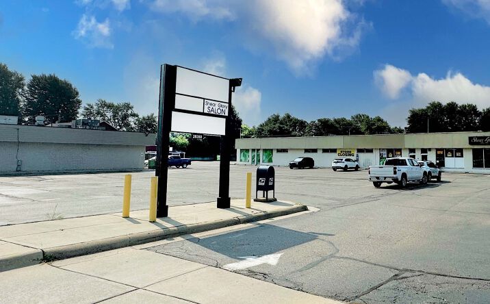 Pictures of Retail property located at 28350 S River Rd, Harrison Township, MI 48045 for lease - image #1