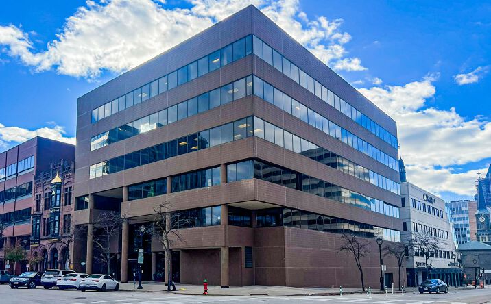 Pictures of Office property located at 839 N Jefferson Street, Milwaukee, WI 53202 for lease - image #1