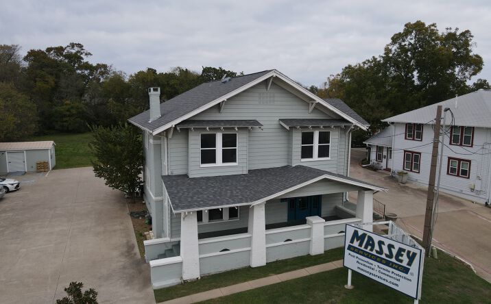Pictures of Retail, Office, Restaurant property located at 209 E University Dr, Denton, TX 76209 for lease - image #1