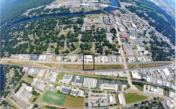 Pictures of Retail, Office, Restaurant property located at 1100 A Sterlington Rd Monroe LA, Monroe, LA 71203 for lease - image #1