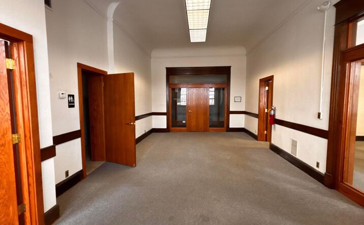 Pictures of Office property located at 49 N Prairie Street #B, Galesburg, IL 61401 for lease - image #1