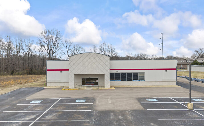 Pictures of Retail property located at 4200 Skyhawk Parkway, Martin, TN 38237 for lease - image #1