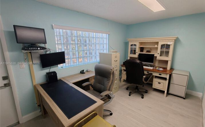 Pictures of Office property located at 6888 Taft St, Hollywood, FL 33024 for lease - image #1
