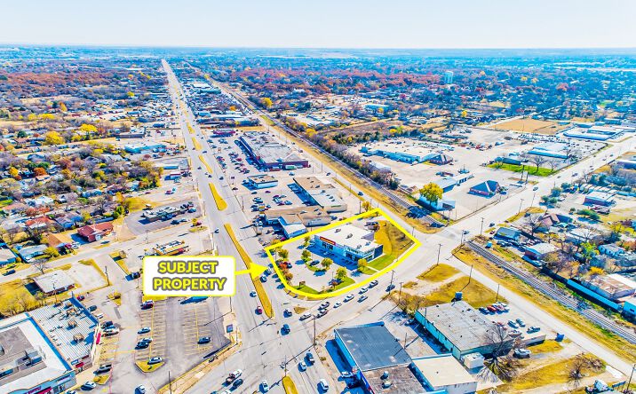 Pictures of Retail, Restaurant property located at 3200 Mansfield Hwy, Forest Hill, TX 76119 for lease - image #1