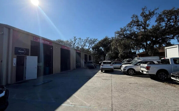 Pictures of Retail property located at 226 Mission Rd, Orlando, FL 32811 for lease - image #1
