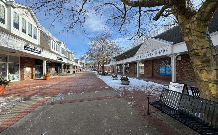 Pictures of Retail property located at 47 Long Wharf Mall, Newport, RI 02840 for lease - image #1