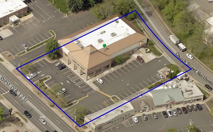 Pictures of Retail property located at 215 Maple Ave W, Vienna, VA 22180 for lease - image #1