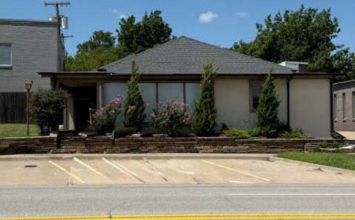 Pictures of Office property located at 1715 N Broadway Ave, Oklahoma City, OK 73103 for lease - image #1