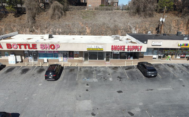 Pictures of Retail, Office property located at 951 South Marietta Pkwy SE, Marietta, GA 30060 for lease - image #1