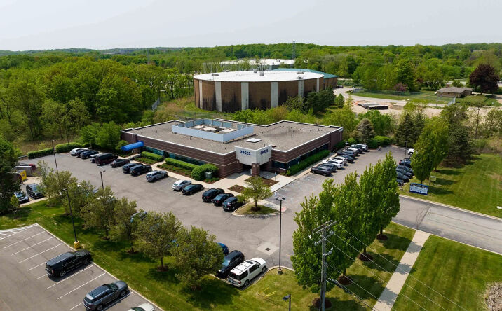 Pictures of Office property located at 39525 W. 14 Mile Road, Novi, MI 48377 for lease - image #1