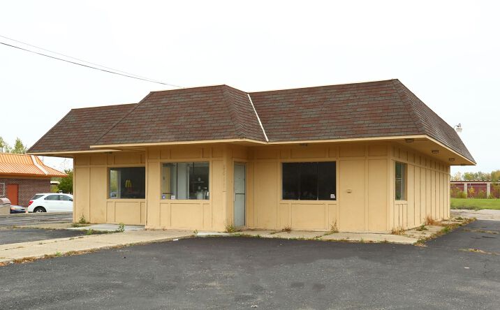 Pictures of Retail property located at 3411 S Saginaw St, Burton, MI 48529 for lease - image #1