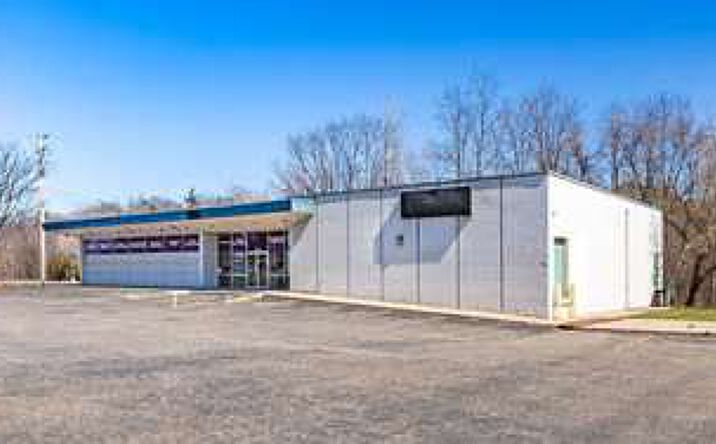 Pictures of Retail property located at 6460 Dixie Highway, Clarkston, MI 48346 for lease - image #1