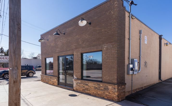 Pictures of Retail, Restaurant, Office property located at 2871 Main St, East Point, GA 30344 for lease - image #1