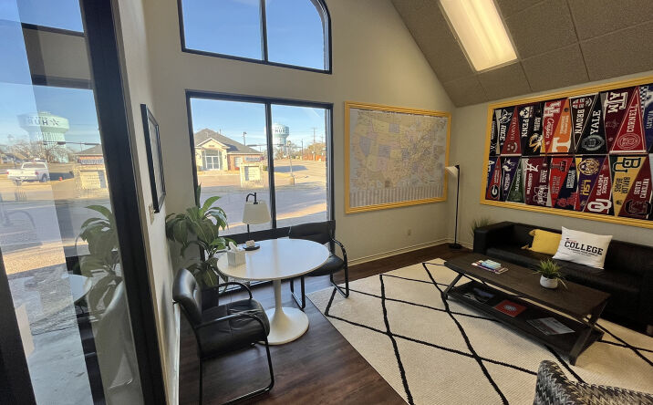 Pictures of Office property located at 9292 Huntington Square, North Richland Hills, TX 76182 for lease - image #1
