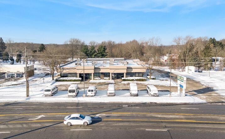 Pictures of Retail, Office property located at 3530 Belmont Ave, Youngstown, OH 44505 for lease - image #1
