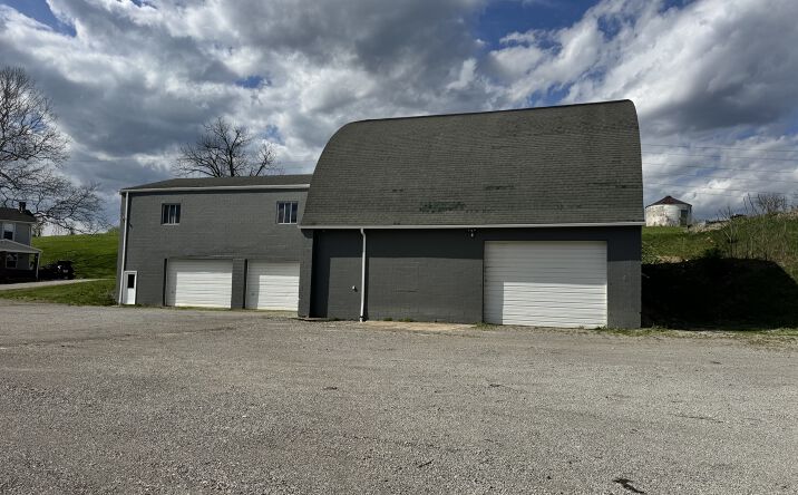 Pictures of Industrial property located at 797 Carlton Dr, Bentleyville, PA 15314 for lease - image #1
