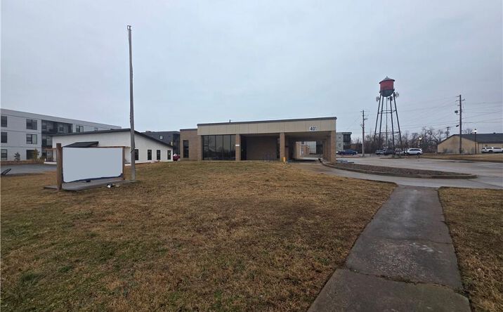 Pictures of Retail, Office property located at 401 N 2nd St, Rogers, AR 72756 for lease - image #1