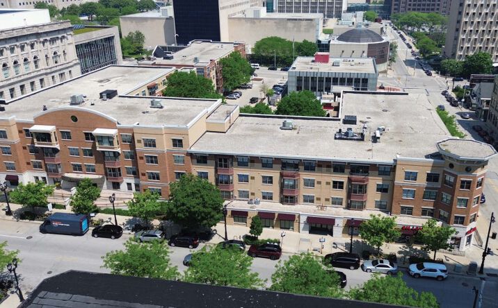 Pictures of Retail property located at 700 W Wisconsin Ave, Milwaukee, WI 53233 for lease - image #1