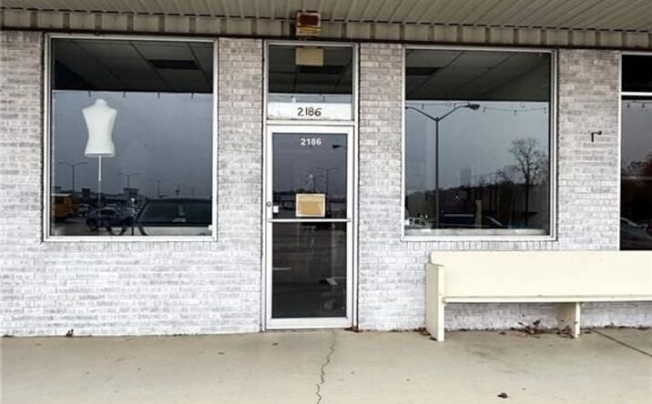 Pictures of Retail property located at 2186 North Westwood Boulevard, Poplar Bluff, MO 63901 for lease - image #1