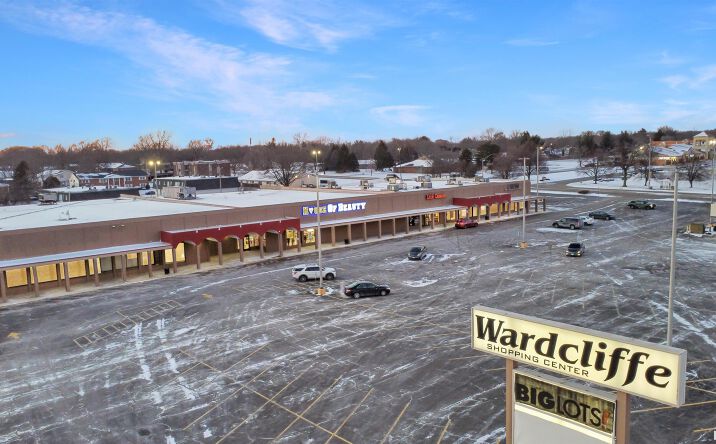 Pictures of Retail, Restaurant property located at 3033 N STERLING Avenue, Peoria, IL 61604 for lease - image #1