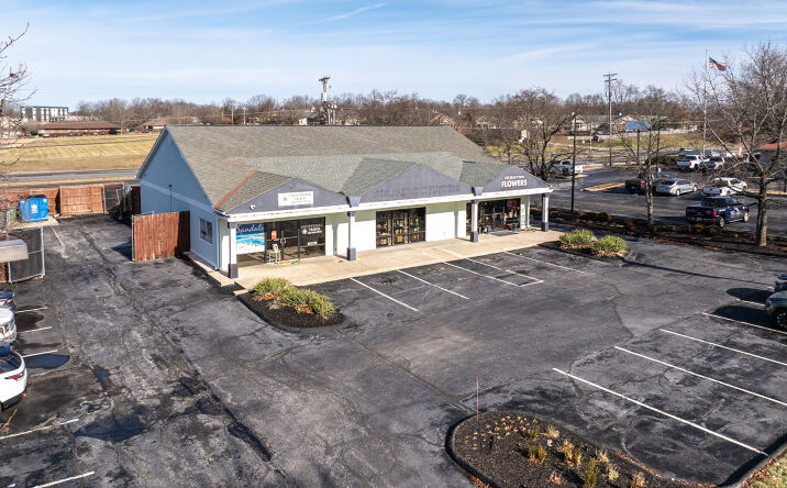 Pictures of Retail property located at 143 Southgate Dr, Georgetown, KY 40324 for lease - image #1