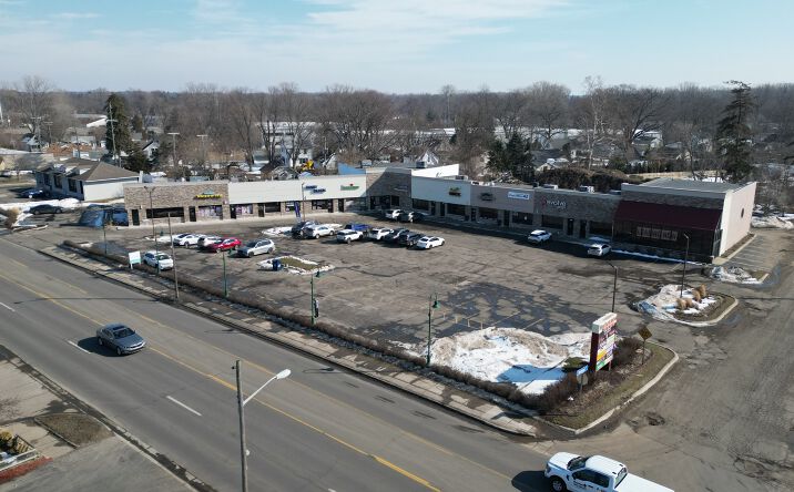 Pictures of Retail property located at 2807 Orchard Lake Rd, Keego Harbor, MI 48320 for lease - image #1