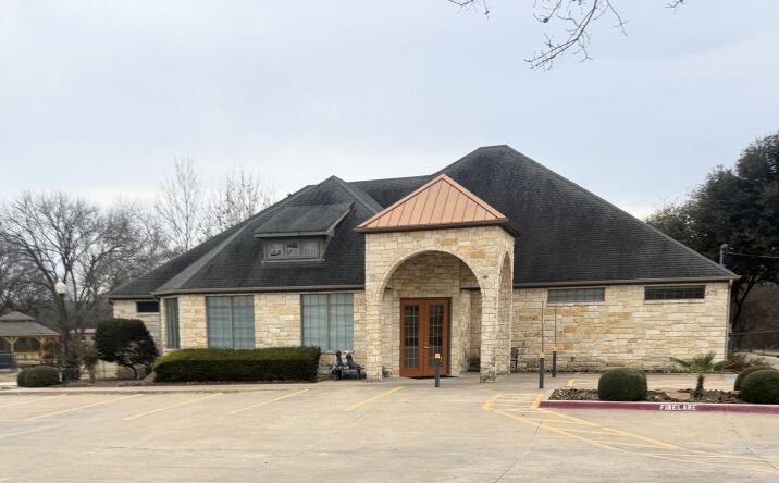 Pictures of Office, Special Purpose property located at 675 W Main St, Ovilla, TX 75154 for lease - image #1