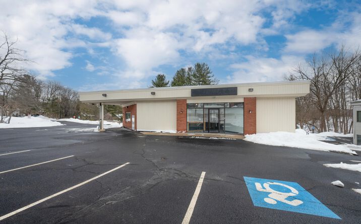 Pictures of Retail, Office, Restaurant property located at 243 Federal Rd, Brookfield, CT 06804 for lease - image #1