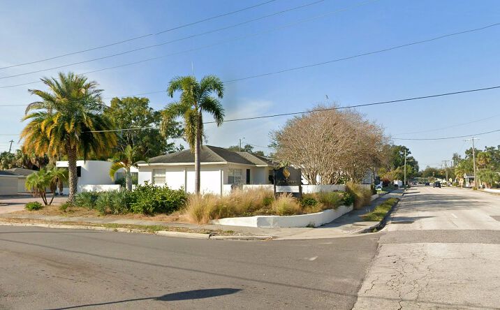 Pictures of Office property located at 2802 W Azeele St, Tampa, FL 33609 for lease - image #1