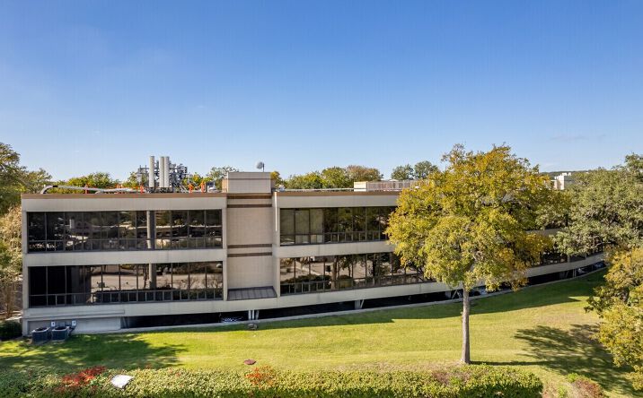 Pictures of Office property located at 3345 Bee Caves Rd, Austin, TX 78746 for lease - image #1