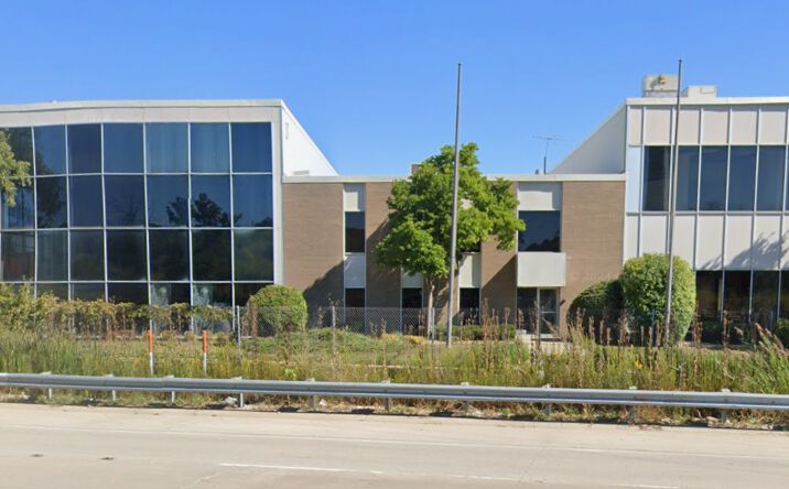 Pictures of Industrial, Office property located at 543 Algonquin Rd, Arlington Heights, IL 60005 for lease - image #1