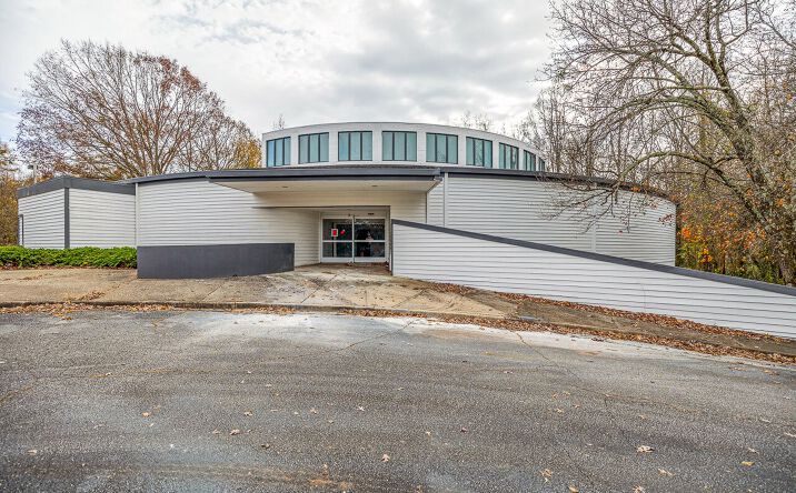 Pictures of Office property located at 125 Dillon Dr, Spartanburg, SC 29307 for lease - image #1