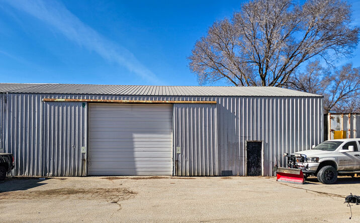 Pictures of Industrial property located at 3416 Vinton St, Omaha, NE 68105 for lease - image #1