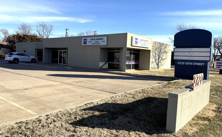 Pictures of Office property located at 3720 10th St, Great Bend, KS 67530 for lease - image #1