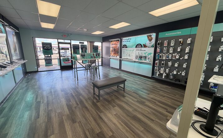 Pictures of Retail property located at 1309 W Guadalupe Rd, Mesa, AZ 85202 for lease - image #1