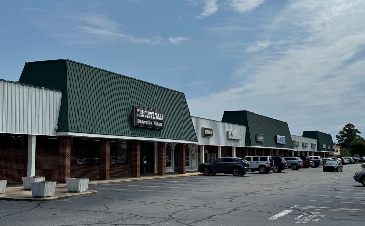 Pictures of Retail, Restaurant, Office property located at 1701 E Ash St, Goldsboro, NC 27530 for lease - image #1