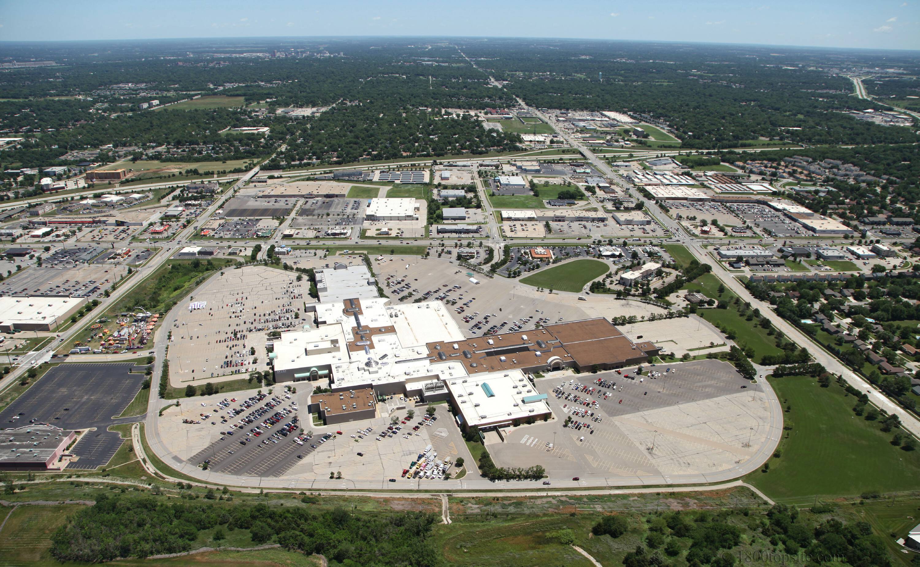 West Ridge Plaza