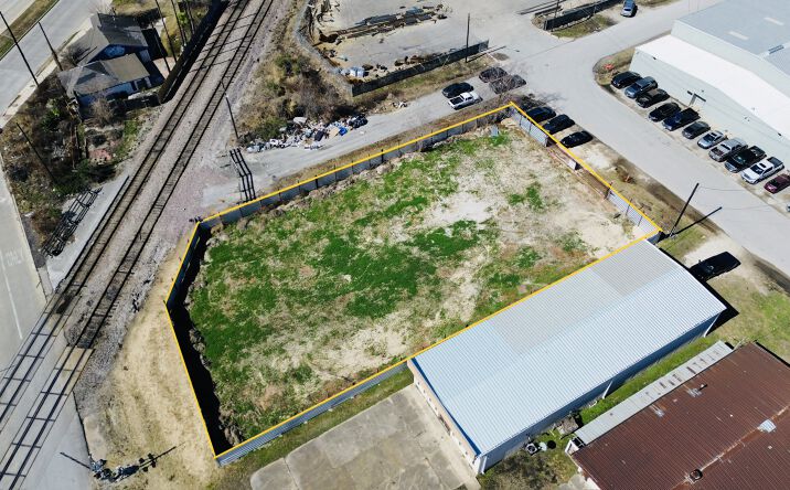 Pictures of Land property located at 2323 Daugherty St, Houston, TX 77029 for lease - image #1