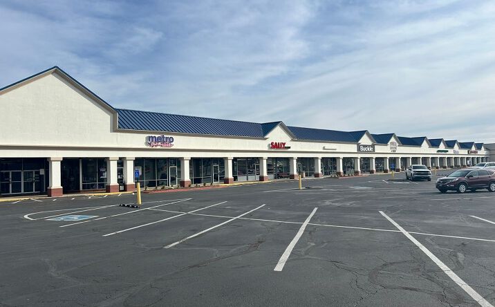 Pictures of Retail property located at 2101 N 14th St, Ponca City, OK 74601 for lease - image #1