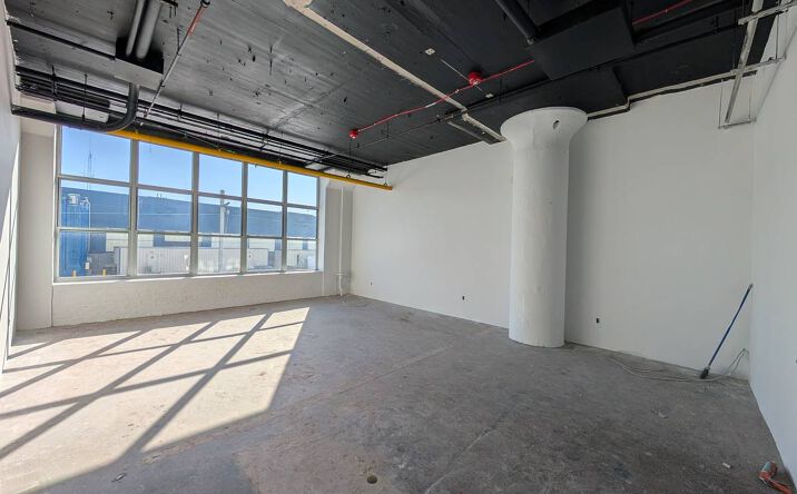 Pictures of Retail, Office property located at 37-18 Northern Blvd, New York, NY 11101 for lease - image #1