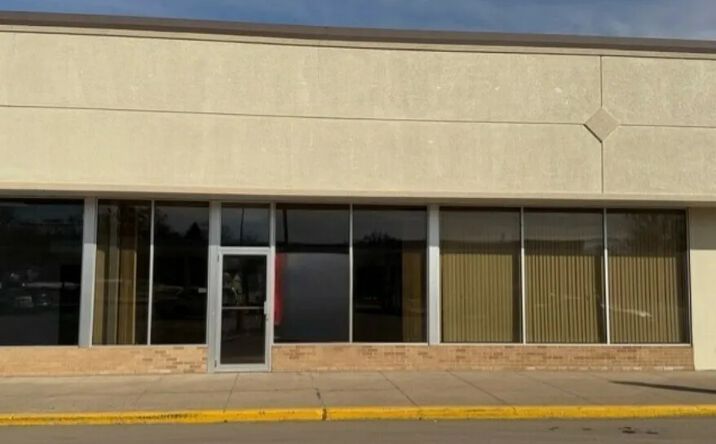 Pictures of Retail, Office property located at 2023 S Broadway St, New Ulm, MN 56073 for lease - image #1
